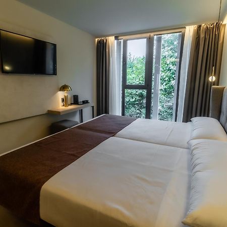 Hotel Corona De 帕德隆 外观 照片