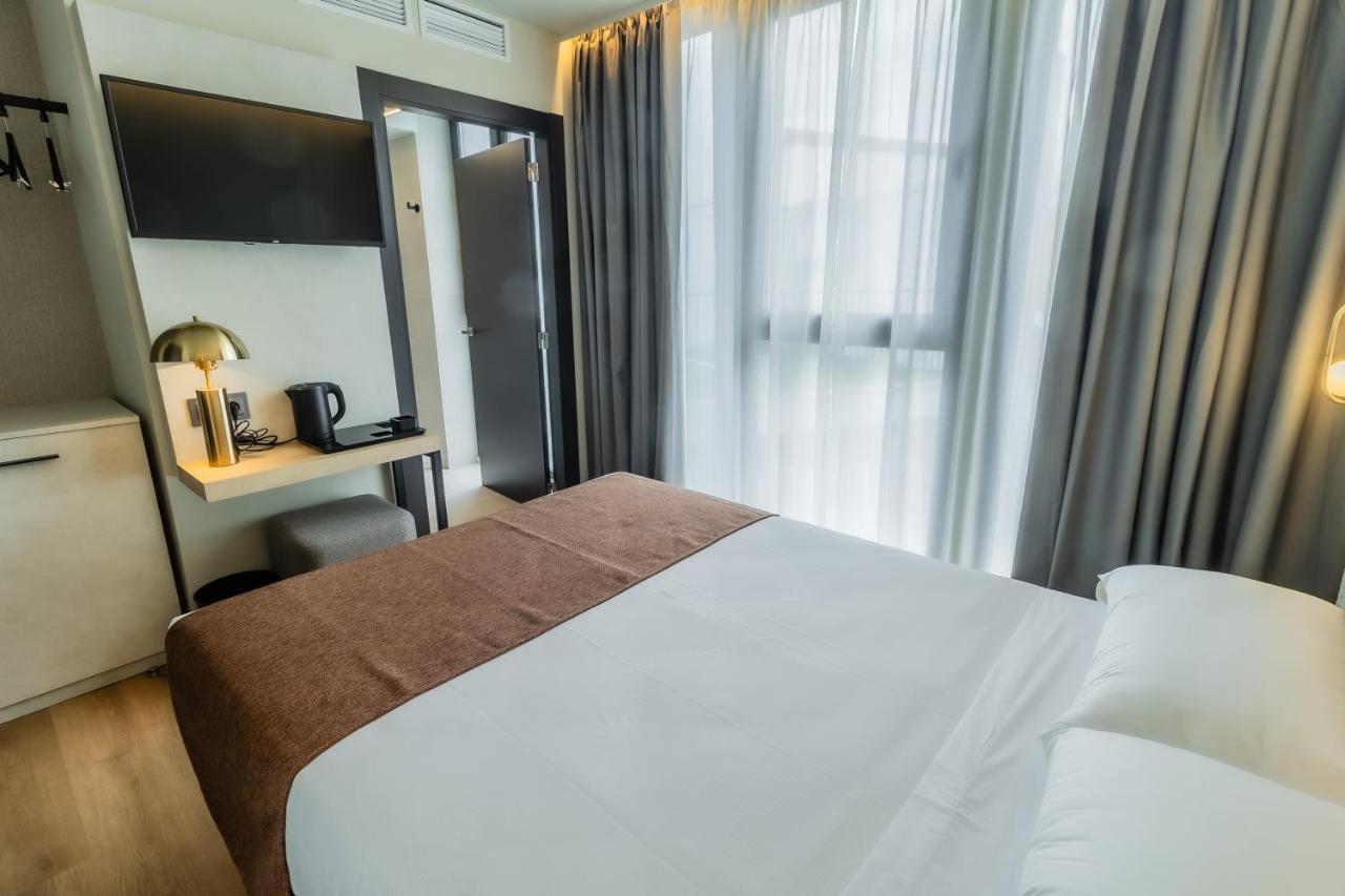 Hotel Corona De 帕德隆 外观 照片