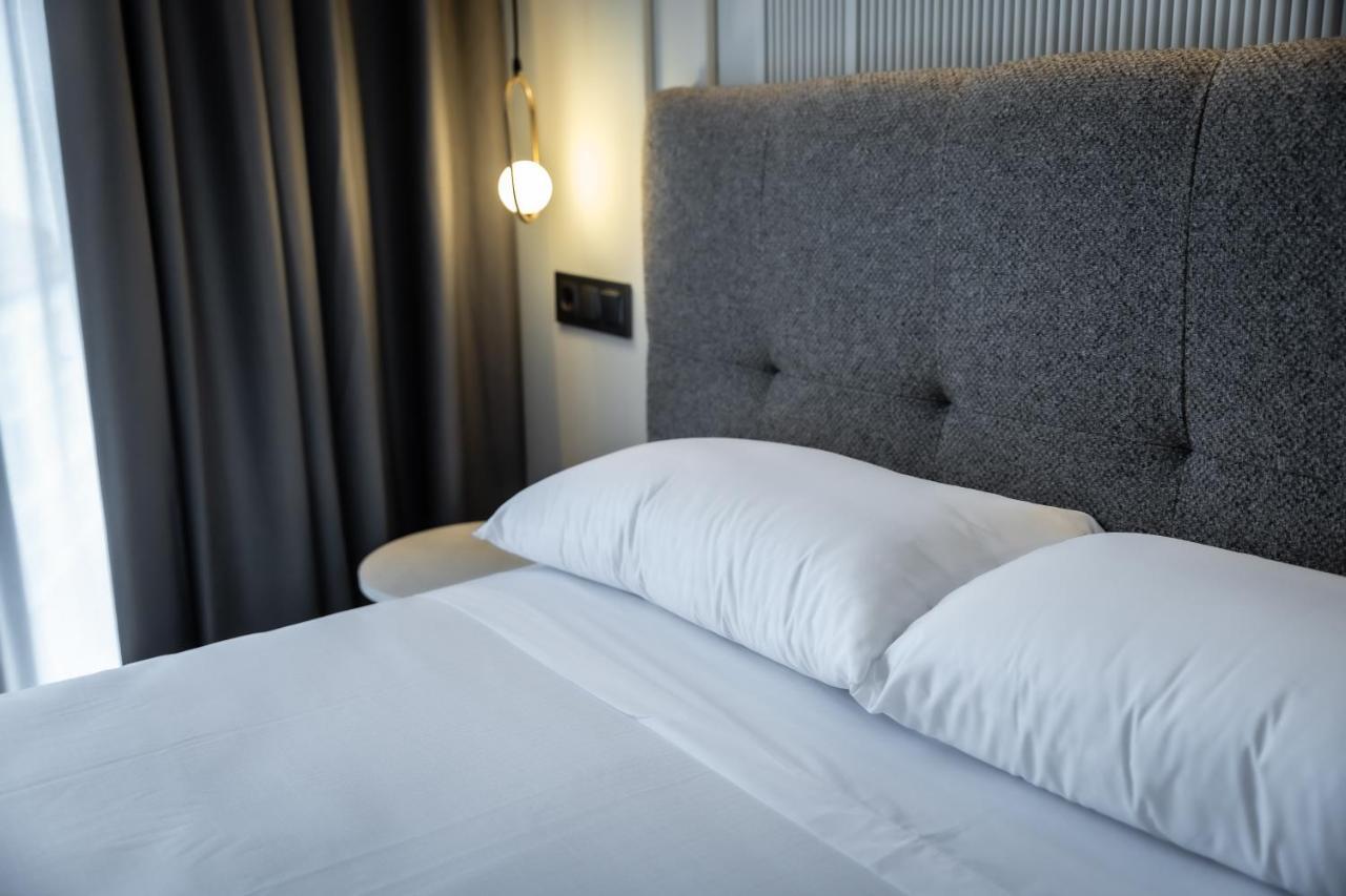 Hotel Corona De 帕德隆 外观 照片
