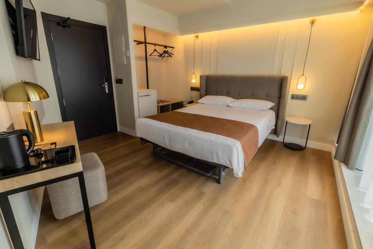 Hotel Corona De 帕德隆 外观 照片
