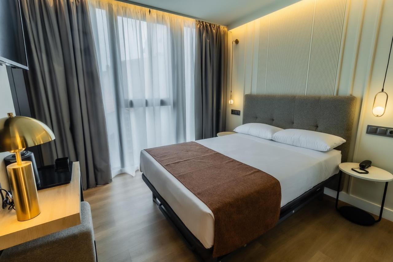 Hotel Corona De 帕德隆 外观 照片