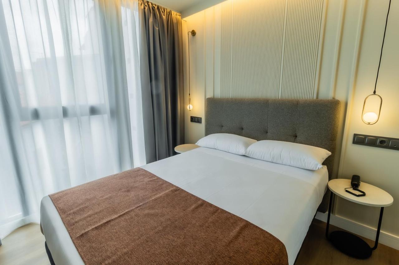 Hotel Corona De 帕德隆 外观 照片