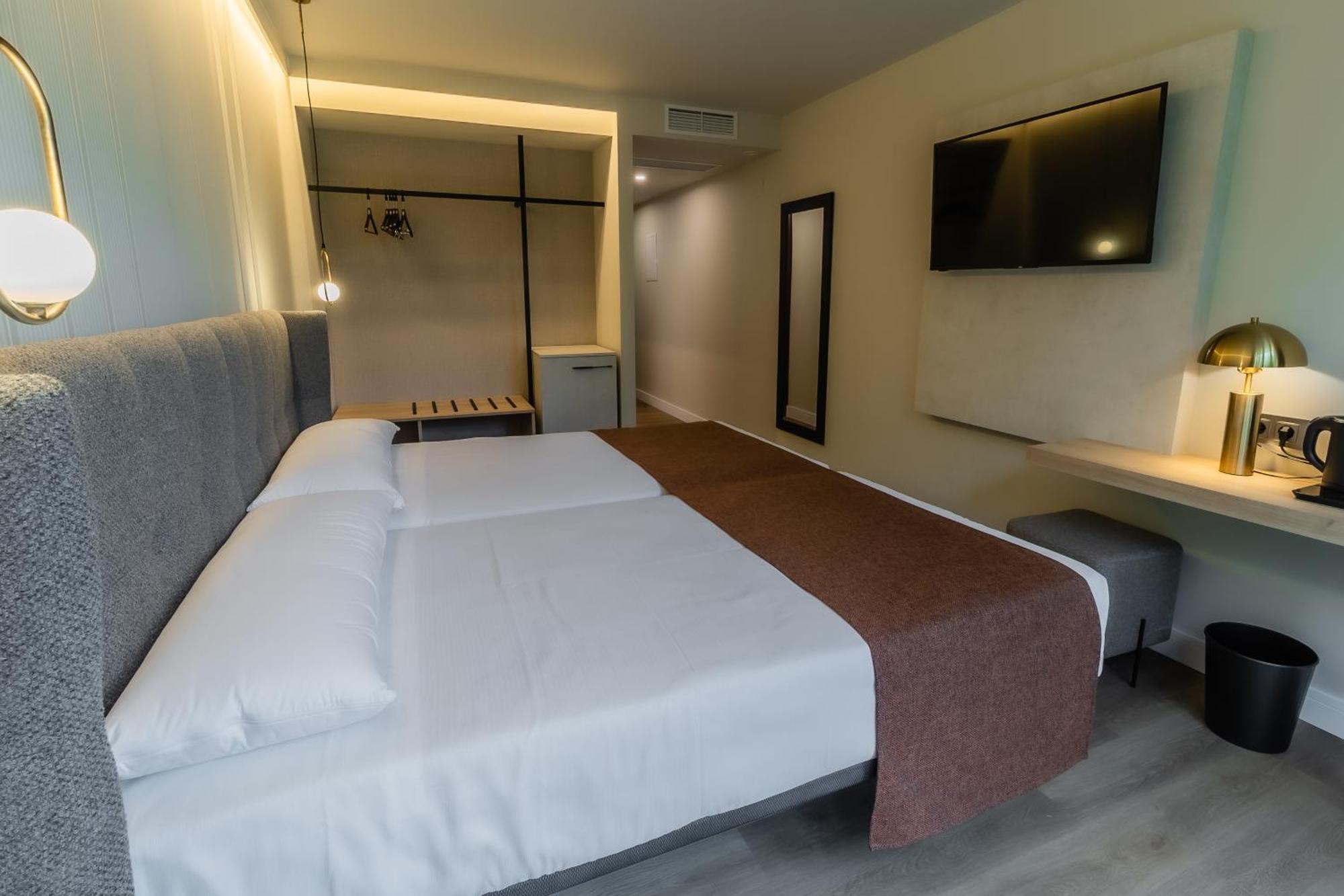 Hotel Corona De 帕德隆 外观 照片