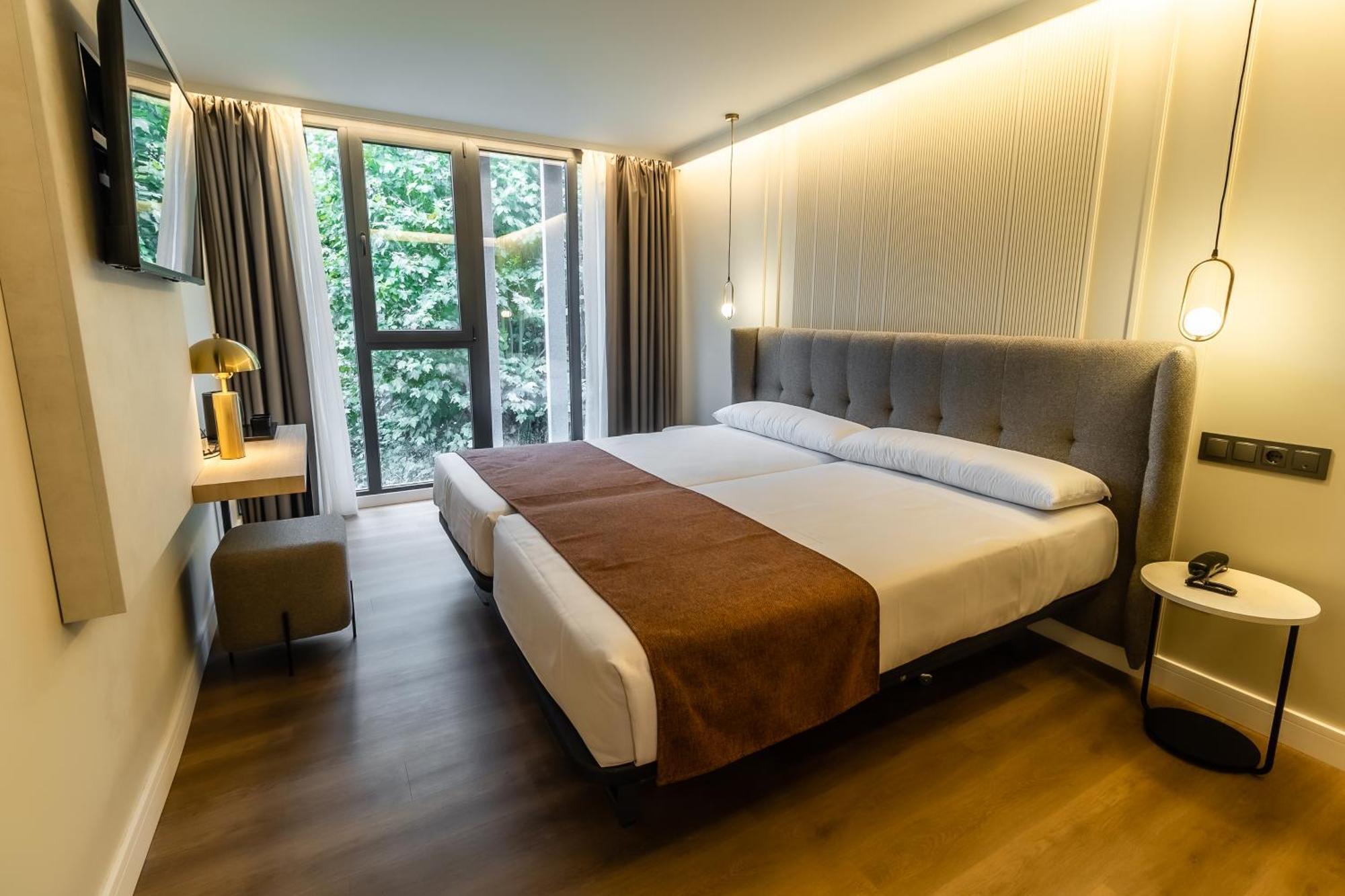 Hotel Corona De 帕德隆 外观 照片