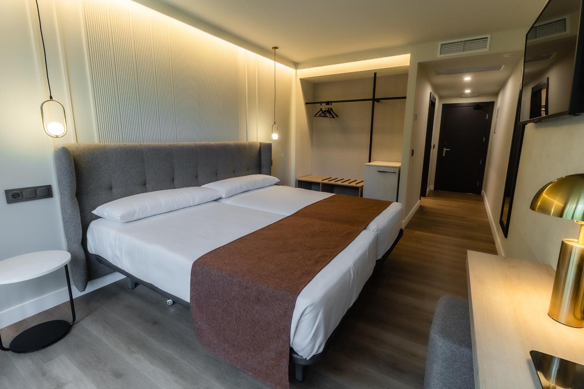 Hotel Corona De 帕德隆 外观 照片