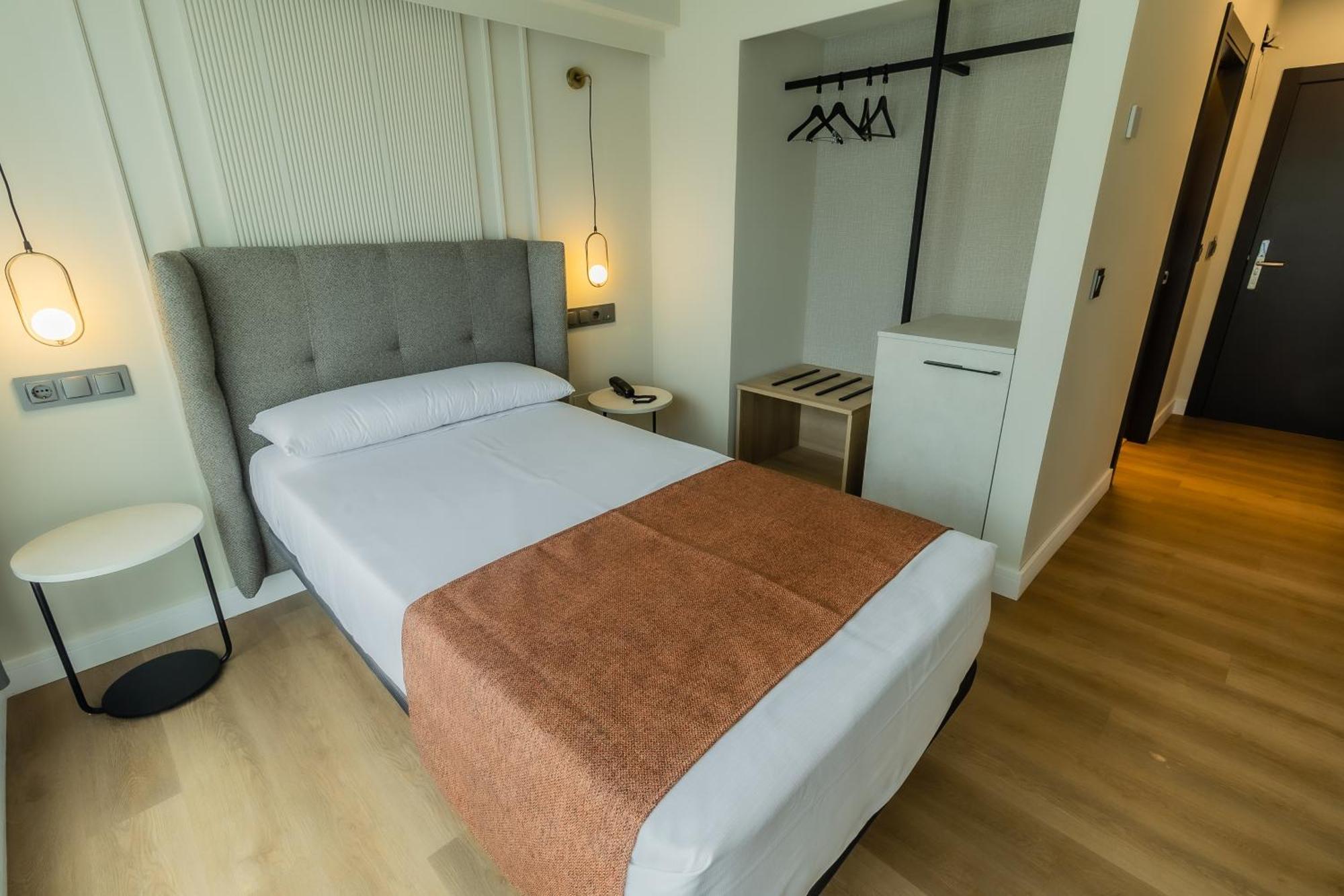 Hotel Corona De 帕德隆 外观 照片