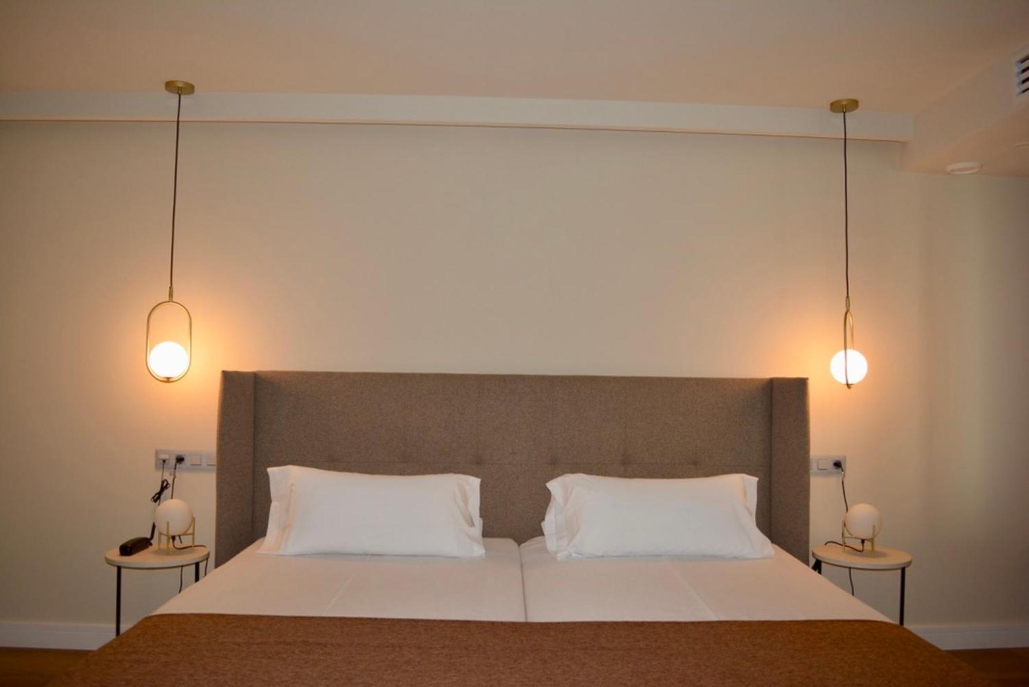 Hotel Corona De 帕德隆 外观 照片